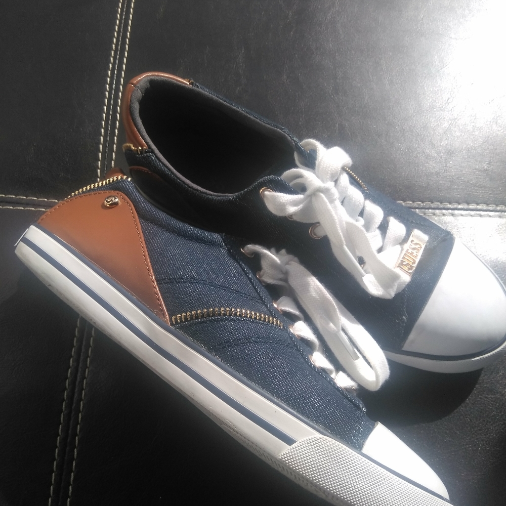 Women guess shoes